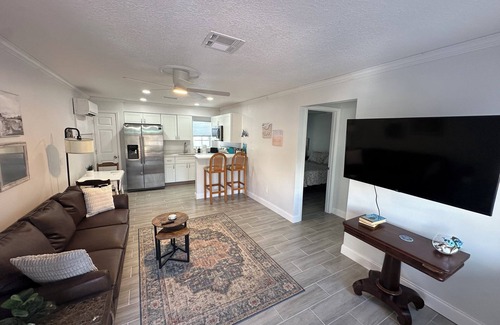 Island Estate Hotel | ALL NEW Charming Couples Beach Getaway!