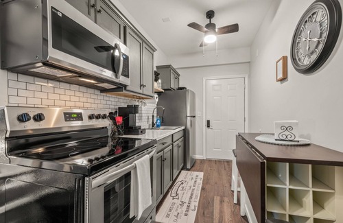 Wallingford Center Apartment | All New Fully Furnished Cozy Studio