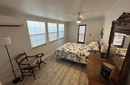 Clearwater Beach Hotel | ALL NEW Spacious Beach getaway at the Sea Turtle!