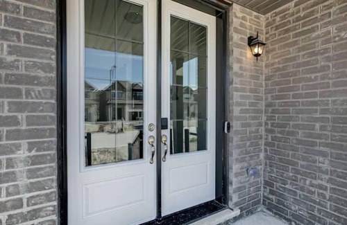 Springwater House | All-Season Chalet Retreat | Sleeps 14 | Ski & Spa