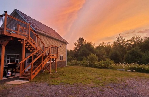 Kaladar House | All-season cozy pet-friendly country retreat on 24 acres; mins to trails & lakes