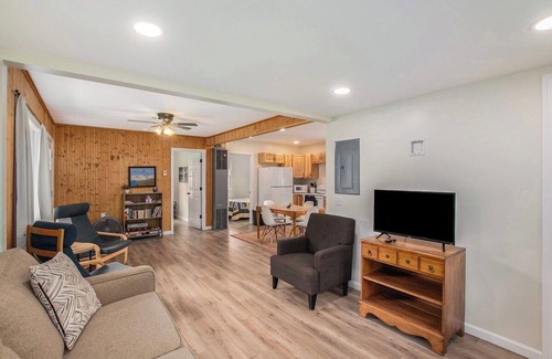 Irons House | All Season Forest Cottage Getaway