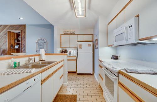 Wintergreen Apartment | All-Season Fun! Wintergreen Resort Condo with Views