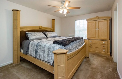 Doctors Inlet House | All The Comforts of Home, Close to Everything