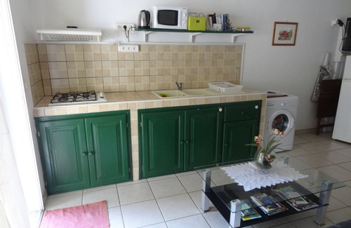 Saint-Leu Apartment | all the seaside pleasures at a very affordable price.