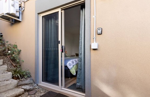 Robina Apartment | All U need Studio Next BondUni