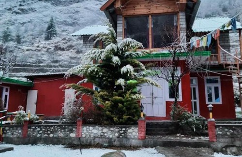 Gushaini Hotel | All view cottage tirthan valley river side