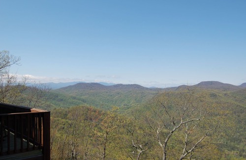 Lake Lure Cabin | All Year Mountain/Sunset Views ~ Updated cabin ~ Best view in Lake Lure