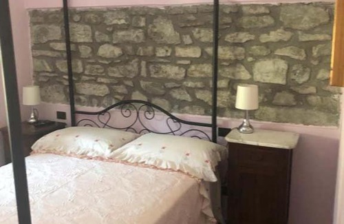 Fivizzano Bed & Breakfast | Alla Porta Di Sotto B&B