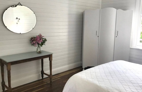 Mid-Coast Council House | Allambi - Tranquil, unspoilt escape PET FRIENDLY ON REQUEST