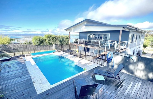 Mirador House | Allawah -5 bedroom luxury home - private pool -5+ nights