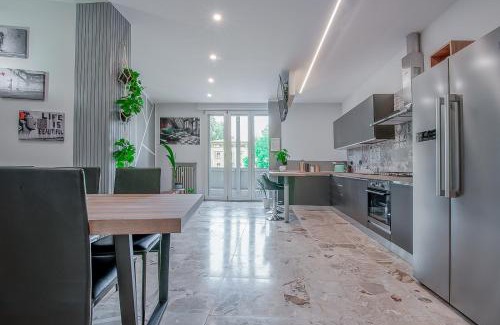 Reggio nell'Emilia House | Alle Porte Del Centro - Guest House - Reggio Emilia - Ingresso Centro Storico - Parcheggio Gratuito