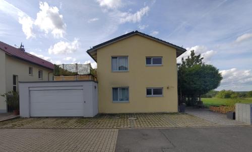 Fuerth Apartment | Alleeblick