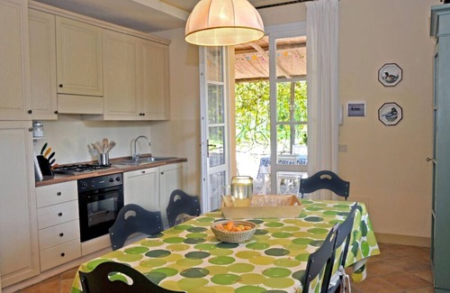 Castagneto Carducci House | Allegra apartment Tombolino beach