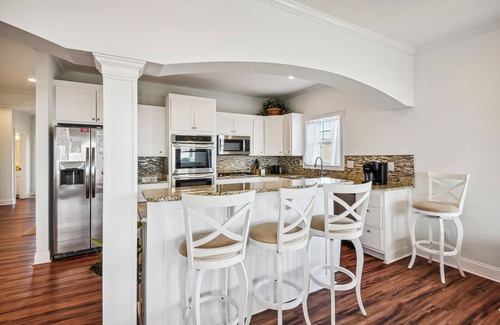 Atlantic Beach House | Allen House - 2nd Row Home in Atlantic Beach - 6 Bedrooms w/Private Bathrooms. *Unobstructed Ocean Views*