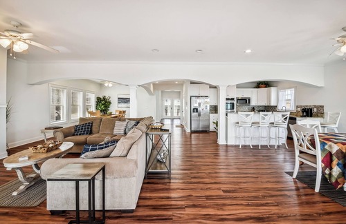 Atlantic Beach House | Allen House - 2nd Row Home in Atlantic Beach - 6 Bedrooms w/Private Bathrooms. *Unobstructed Ocean Views*