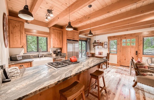 Kingswood Estates House | Allenby by Tahoe Getaways - Dog OK , Close to Northstar!