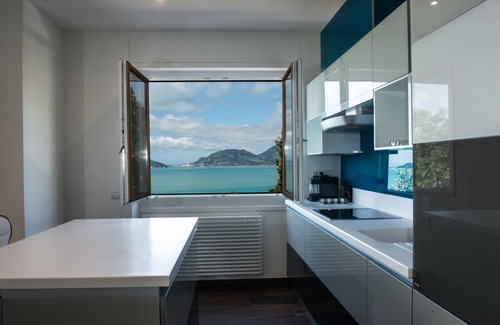 Fiascherino Apartment | "Alloggio Fiascherino" with 50m2 terrace and fantastic sea view