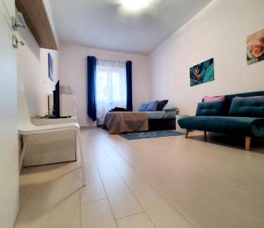 Zona I Val Melaina Apartment | Alloggio Vimercati 45