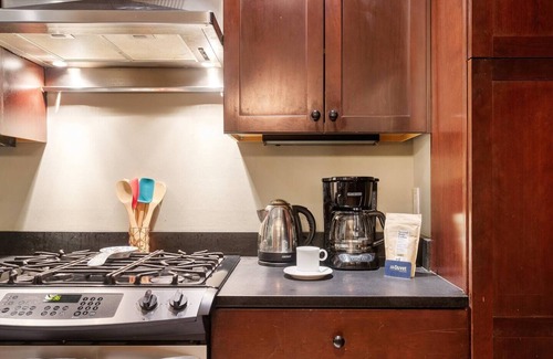 Westside Apartment | Allora: Expansive Serenity, Stroll to Savory