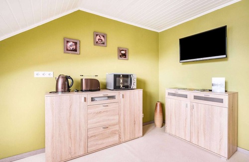 Ernst House | Alluring Holiday Home in Ernst with Balcony