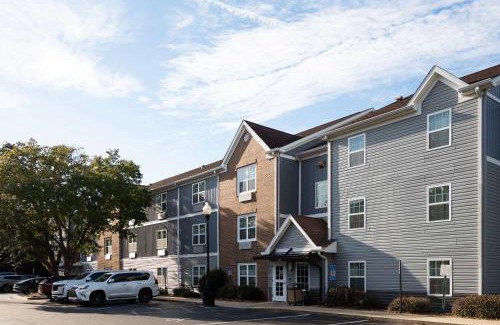 Tallahassee Hotel | Alluxsuites at 1876, an Ascend Collection Hotel