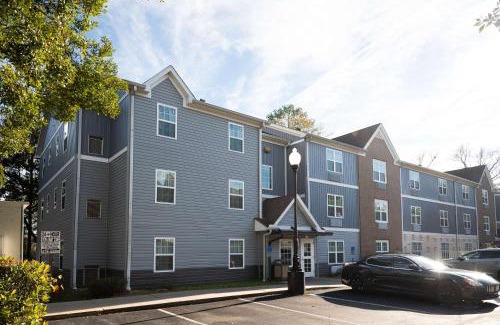 Tallahassee Hotel | Alluxsuites at 1876, an Ascend Collection Hotel