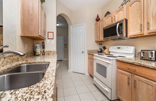 Windsor Hills Condo | ALM2809-101 Summary: