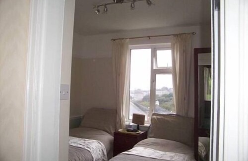 Stoke Bed & Breakfast | Alma Lodge Guest House