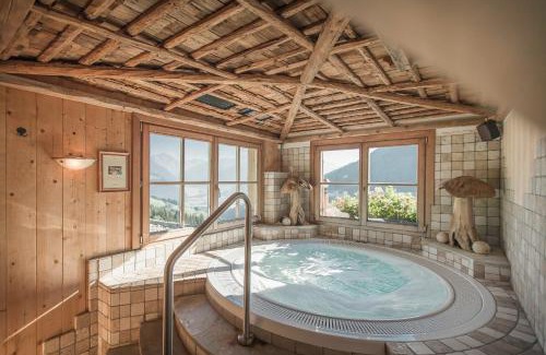 Casola Hotel | Almhotel Lenz