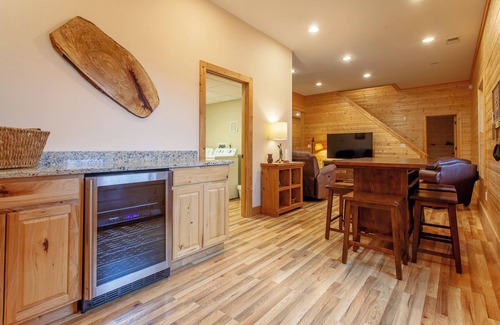 Almond Cabin | Almond Joy Hideaway- Near Fontana Lake