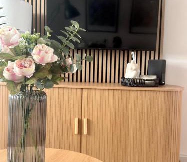 Livingston House | Almondvale Apartment