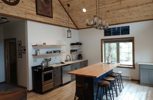 Lake City House | Almost Heaven - Beautiful Log Home at the Lake with Optional Additional Bunkhouse