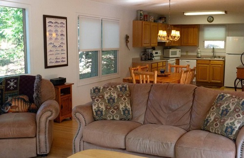 Berkeley Springs House | Almost Heaven - Grill, 3 kings, wifi, deck, pool access, hiking, wood stove