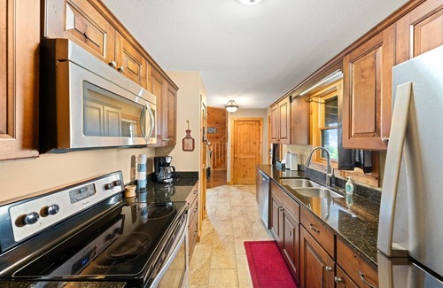 Gatlinburg - Pigeon Forge Cabin | Almost Heaven Too