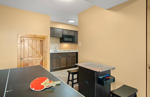 Gatlinburg - Pigeon Forge Cabin | Almost Heaven Too