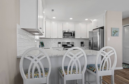 Atlantic Beach Cottage | Almost Phamily! - 2 bedroom cottage in Atlantic Beach