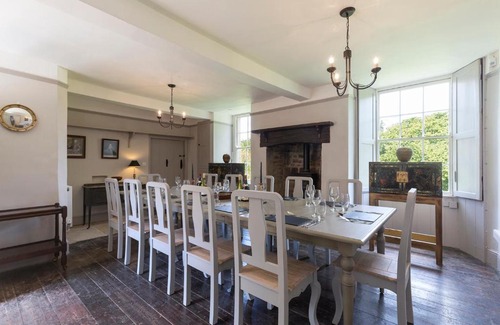 Winchcombe House | Almsbury Farmhouse