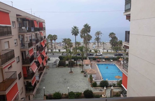 Almunecar Apartment | Almuñécar, in front of the beach. San Cristóbal Walk large families
