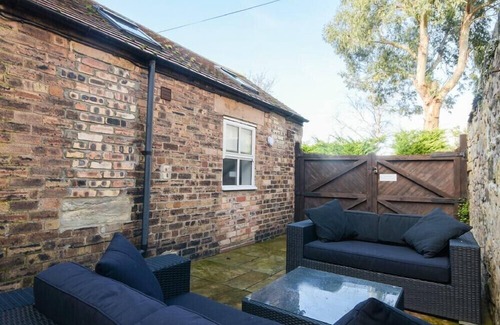 Alnmouth Cottage | ALNBANK, pet friendly, country holiday cottage in Alnmouth
