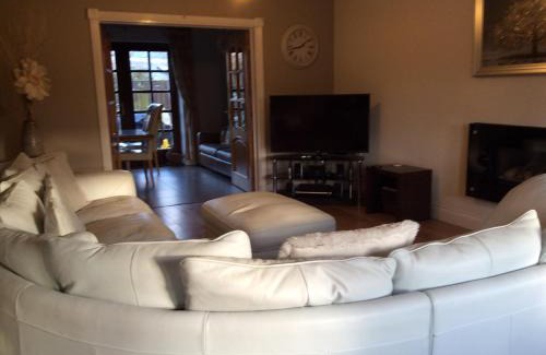 Lesbury House | Alnside Lodge near Alnmouth with hot tub