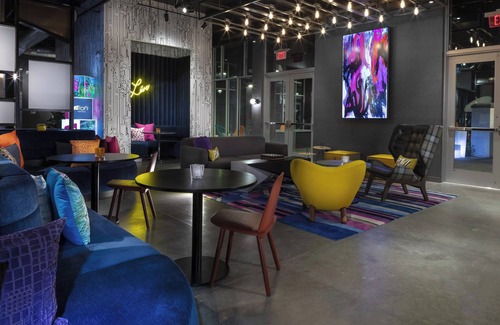 Glendale Sports and Entertainment District Hotel | Aloft Glendale at Westgate
