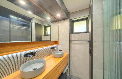 Mount Clarence House | Aloft Mt Clarence