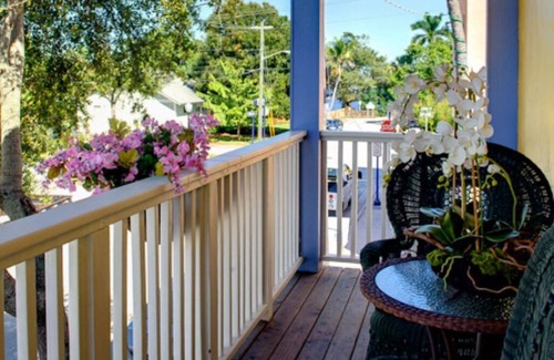 Stuart Hotel | ALOHA SUITE AT OLD COLORADO INN