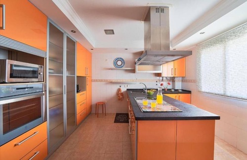 San Felipe Neri Apartment | Alojamiento Económico Para 6 Personas en el Centro de Málaga con Cochera