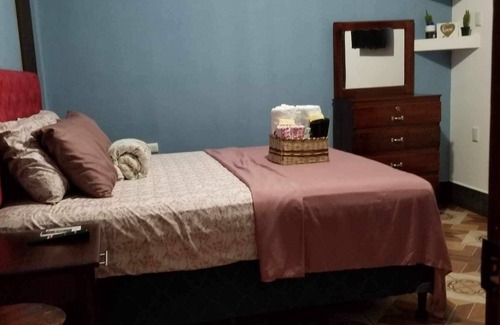San Benito House | Alojamiento en san Benito peten con AC a 8 minutos de la isla de plores