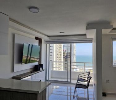 Torices Apartment | Alojamiento Nuevo en Piso 24 con WiFi Rápido y Vista al Mar, Cerca al Centro Histórico