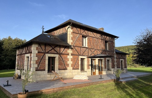 Perriers-sur-Andelle House | Along the Andelle