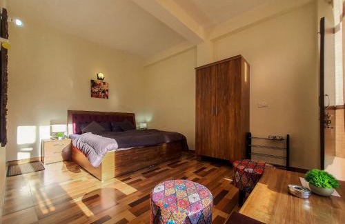 Old Manali Hotel | Alooma Cafe and Homestay
