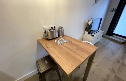 Chartres Apartment | ALP Chartres - Cosy studio au cœur de Chartres avec Parking